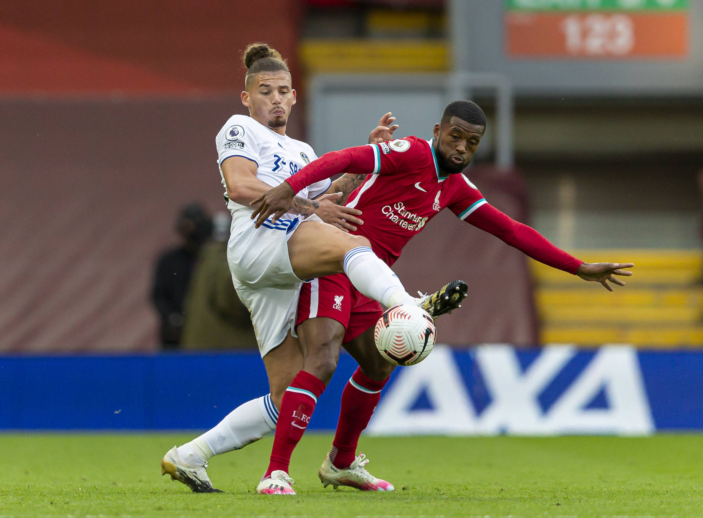 轻球员的崭 轻球员的崭